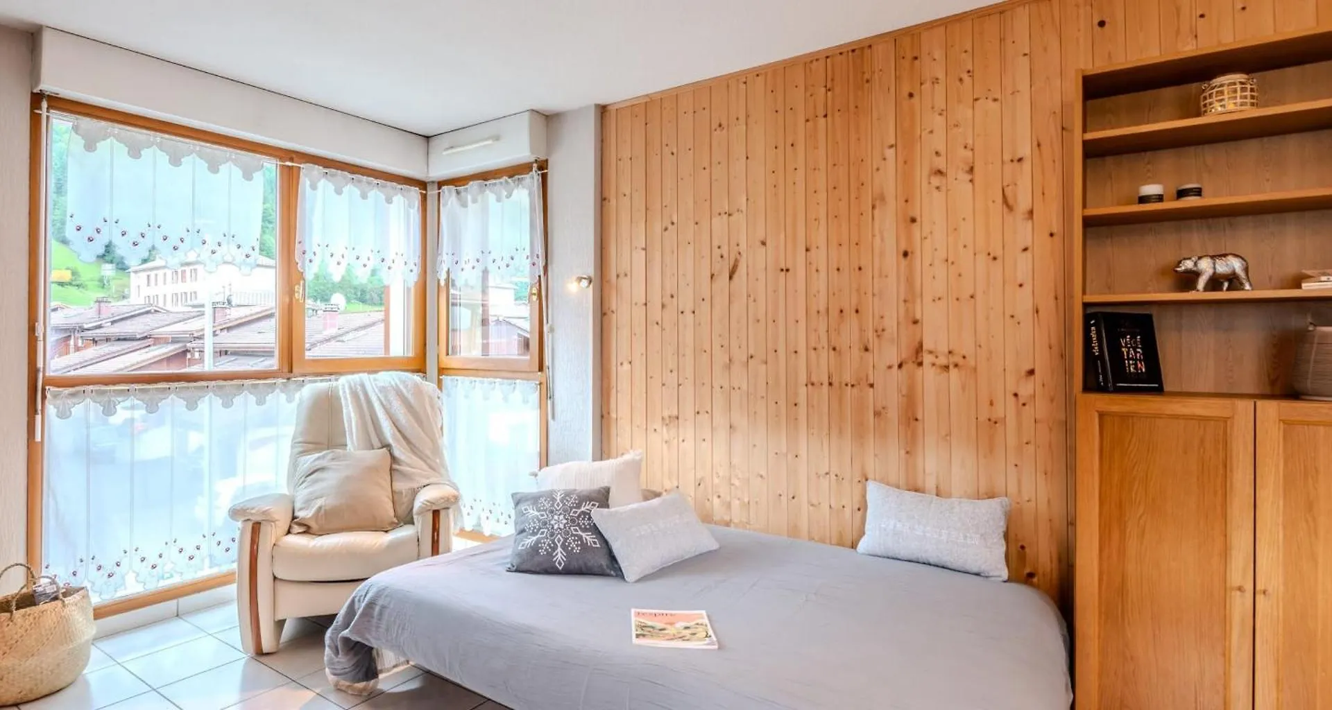 Slow Chalet Thones Lake & Mountain 15 Min To Ski Lift Balcony Parking بيت للعطل
