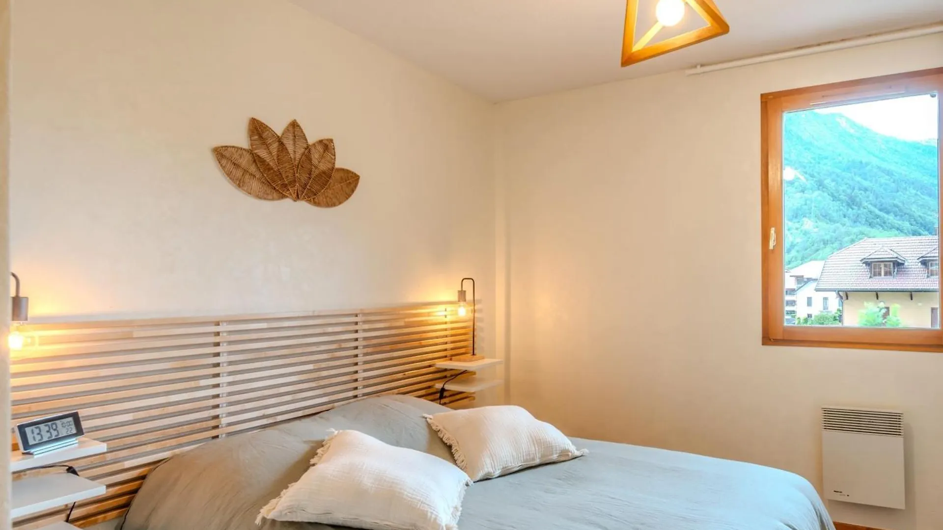 Slow Chalet Thones Lake & Mountain 15 Min To Ski Lift Balcony Parking